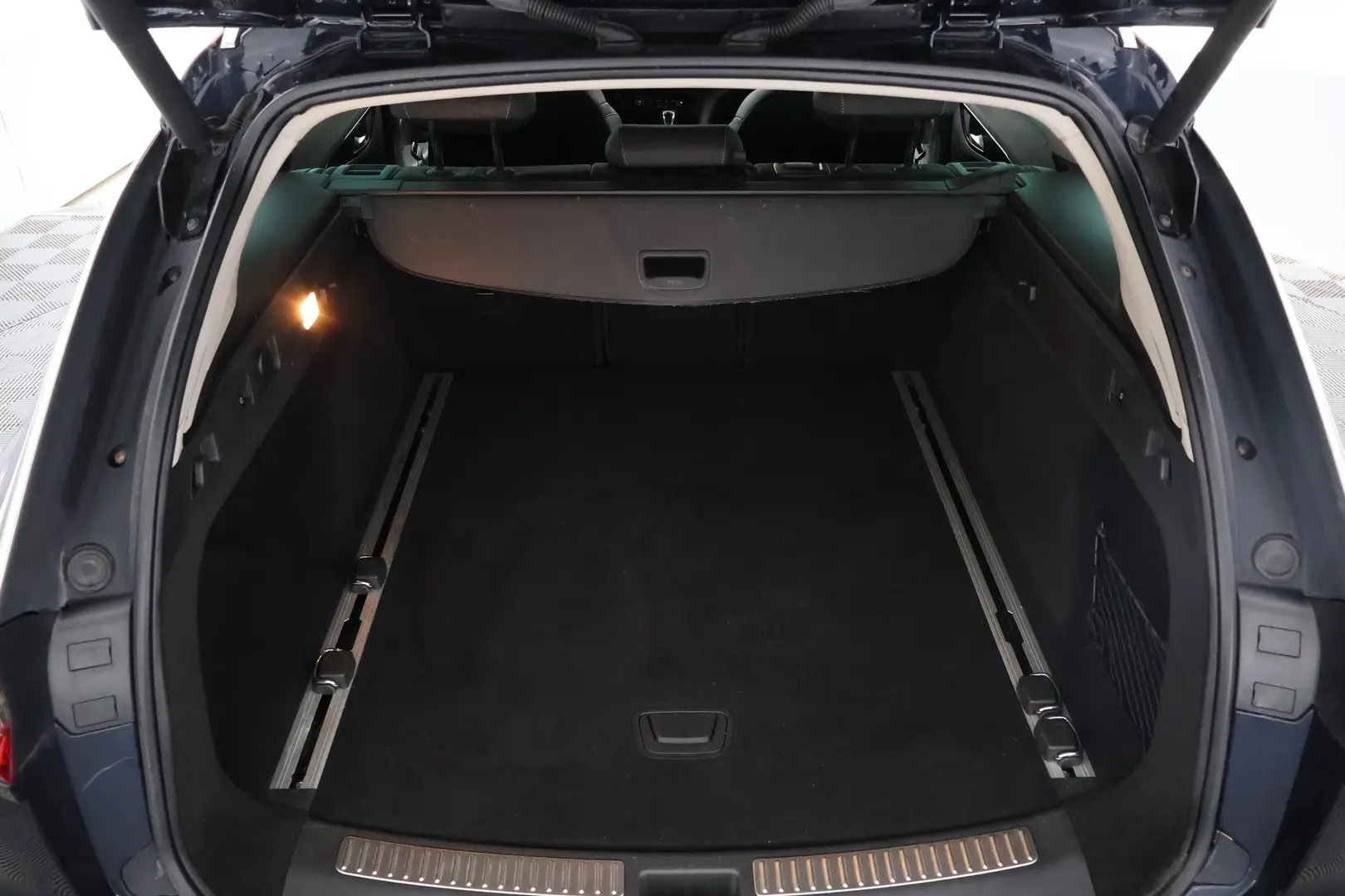 Car Image - 7jG3em0Dm8CXcHsRyp4amz