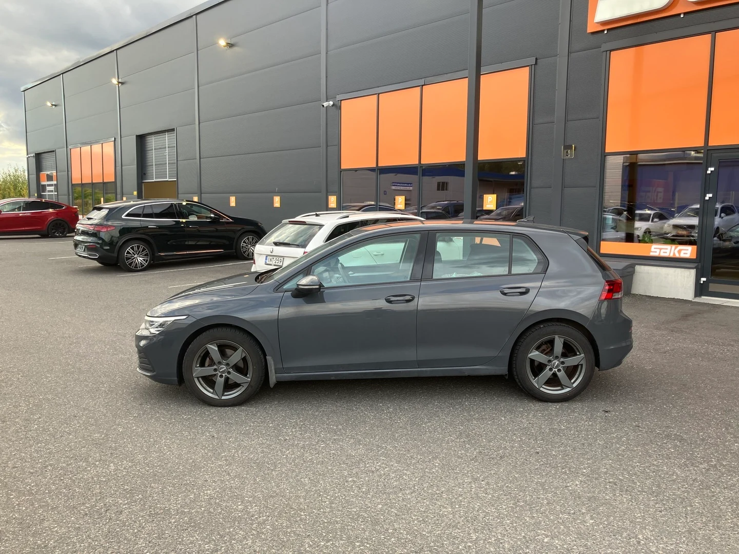 Car Image - 7FeikFRSV1rea8SeBKKqs1