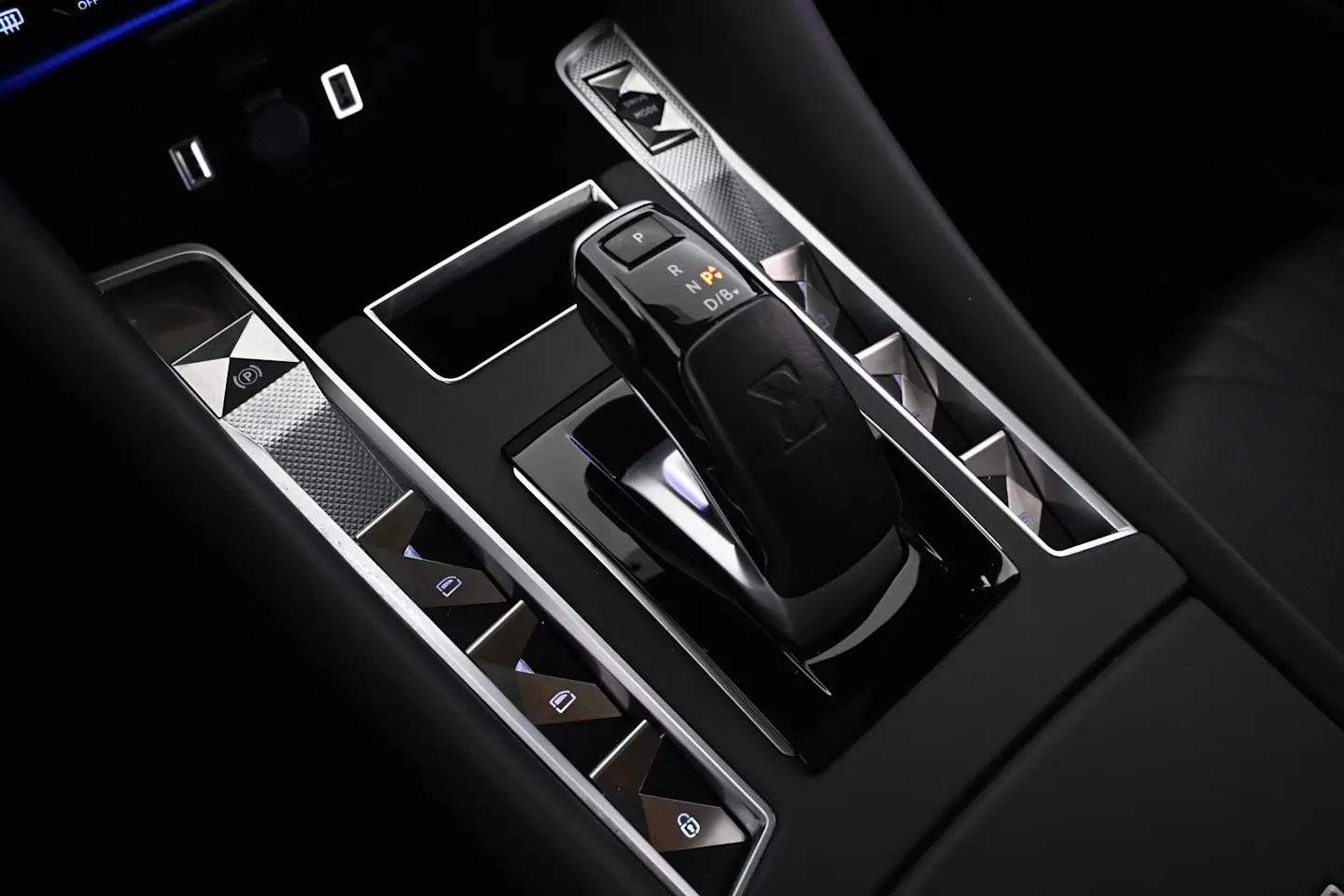 Car Image - 6RLyp1hh0cBLjpz1Xv8WRy