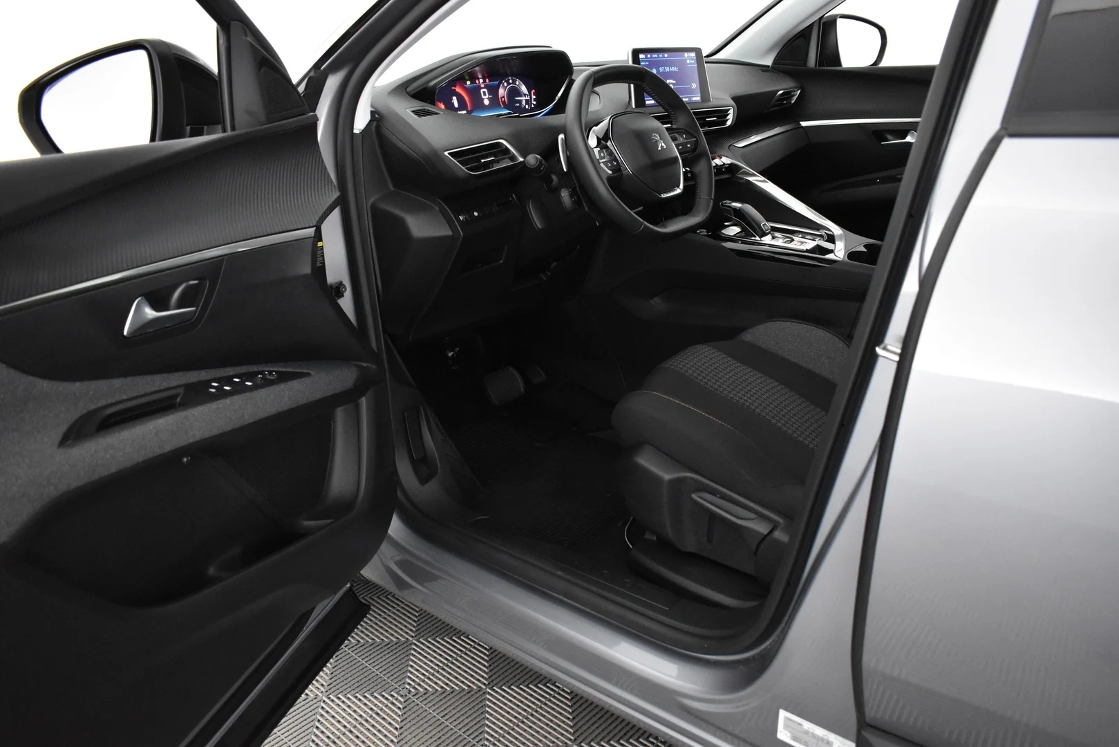 Car Image - 15rTdVIUWDPN3qFciWtYXb