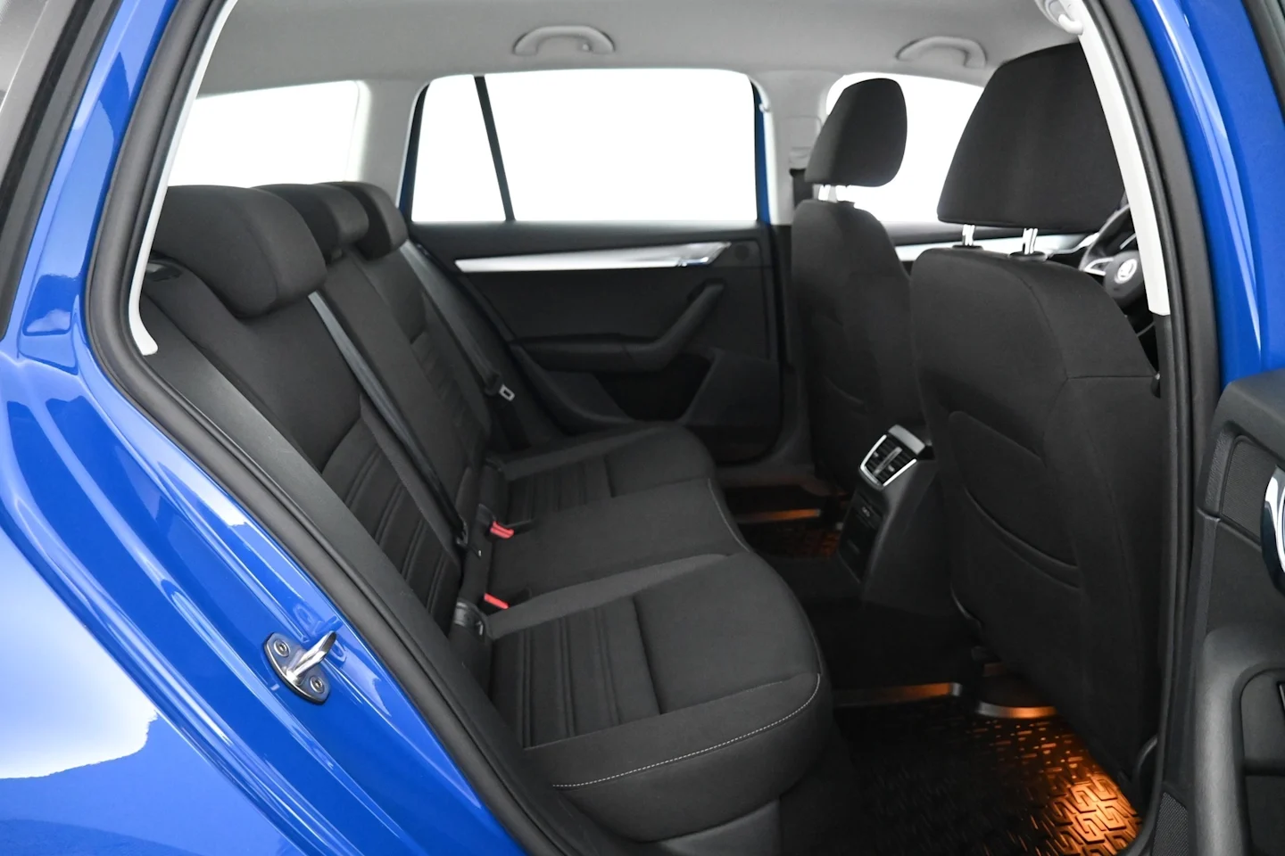 Car Image - 4IYAlPh2Bmz0a6QzDiIAz1