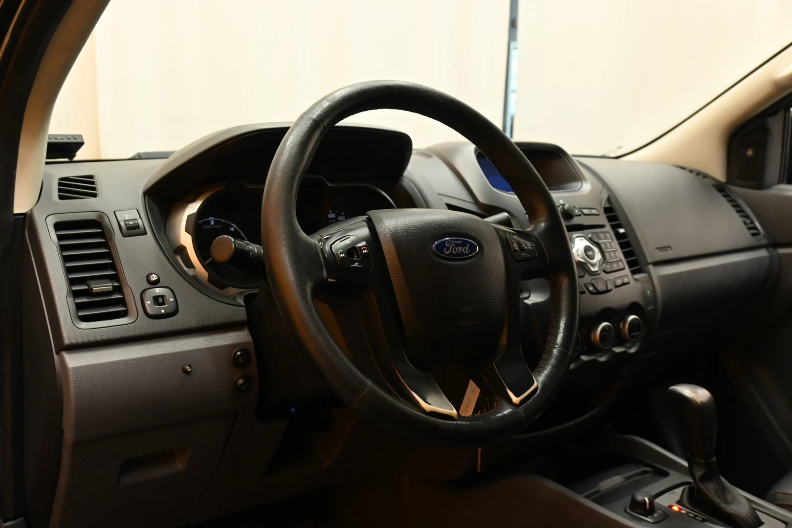 Car Image - 7IXshu5uPD6R3tsbZ3dg7o