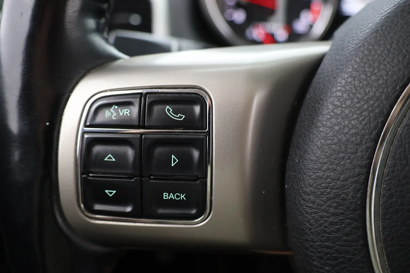 Car Image - 1MnMRlhWkbDMIVkj03IXFf