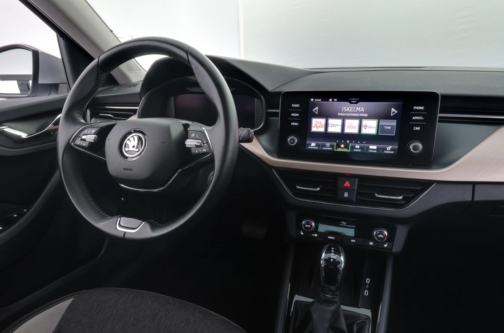 Car Image - 6wuz9agQHbUrJeLhYX3zCP