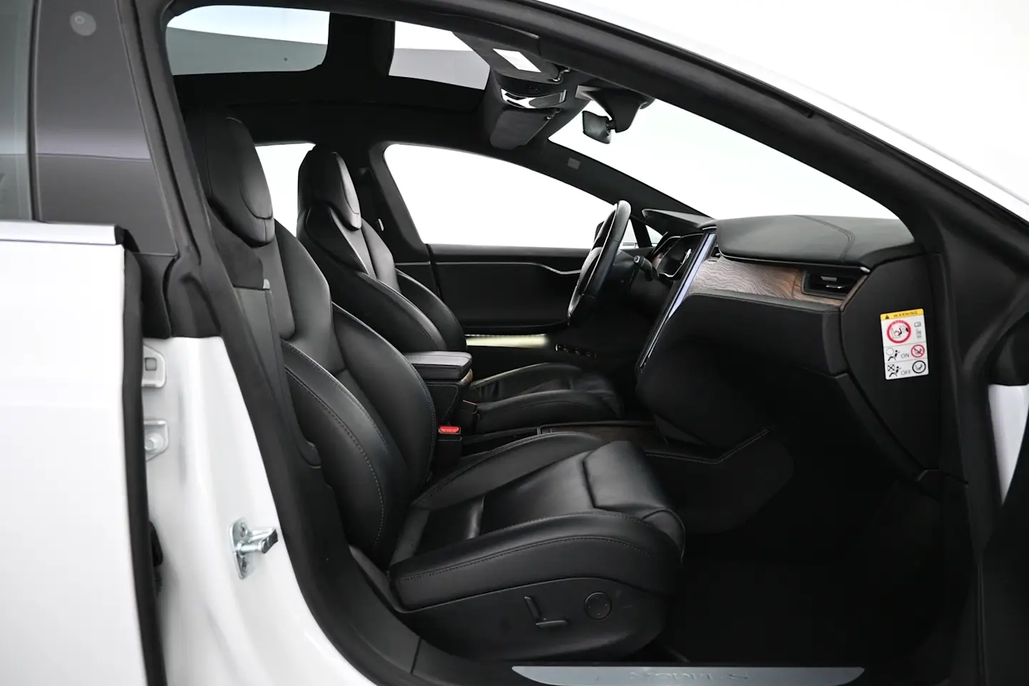 Car Image - 583G0ag8Vzekd8d5Lwxrlg