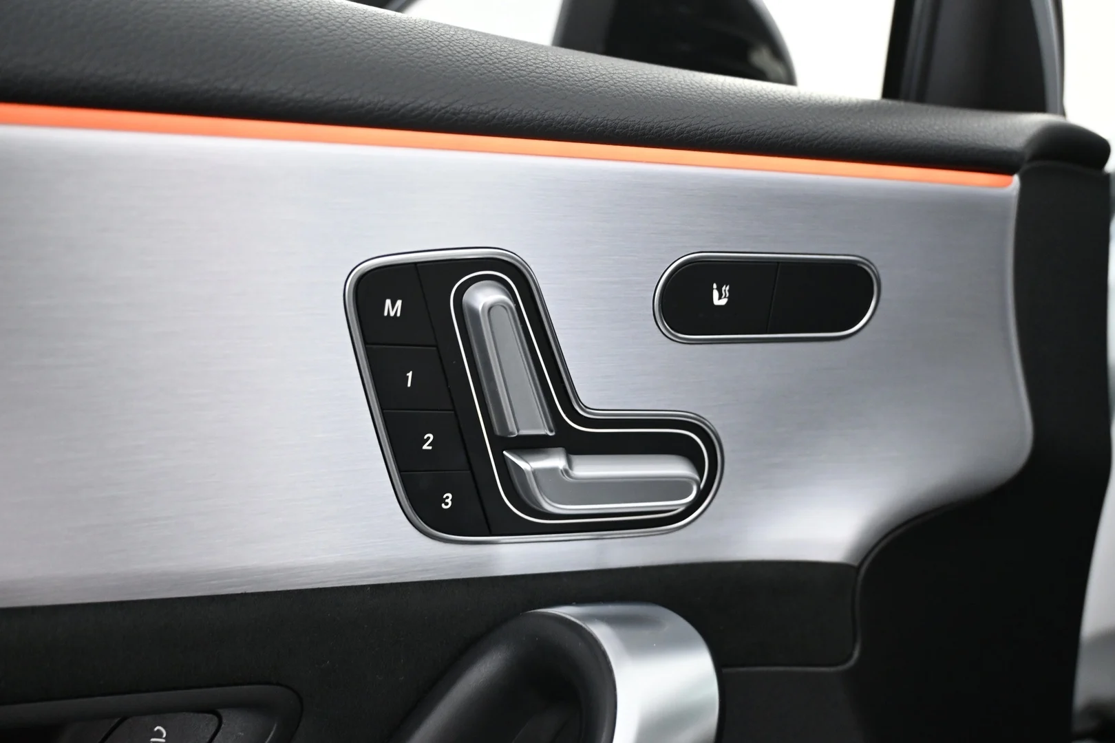 Car Image - 2LoqmpisSTPi7fncShVfVF