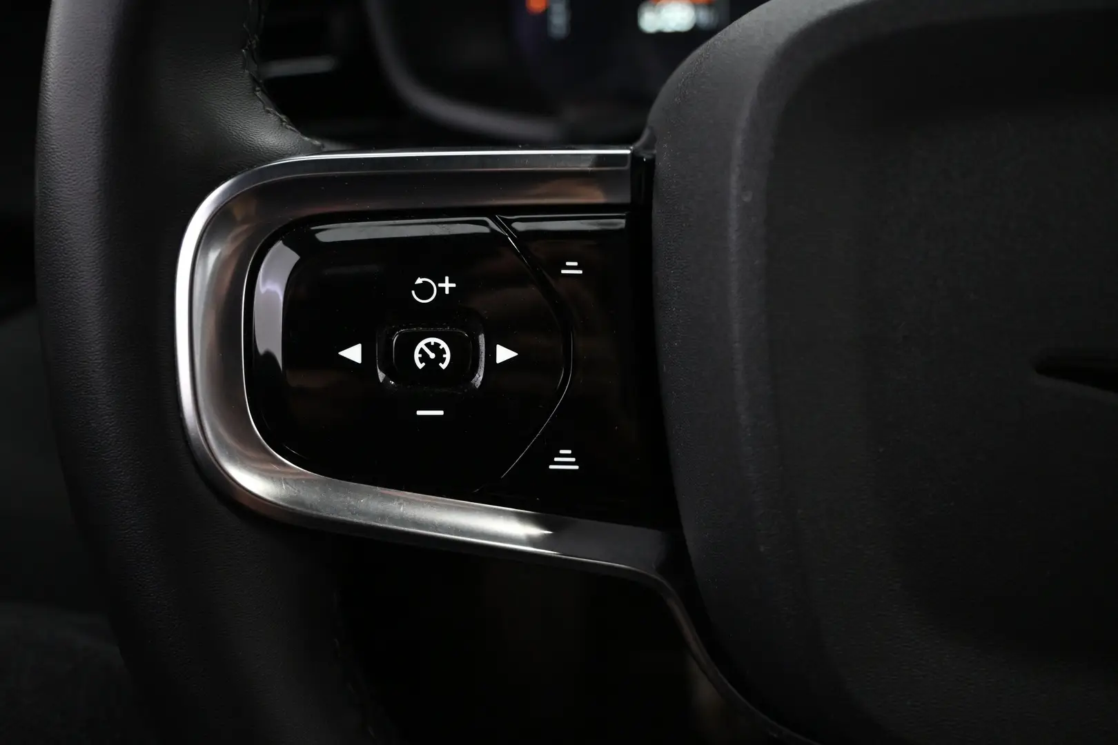 Car Image - 3R0DkSwNfRIe1rppvsNSxV