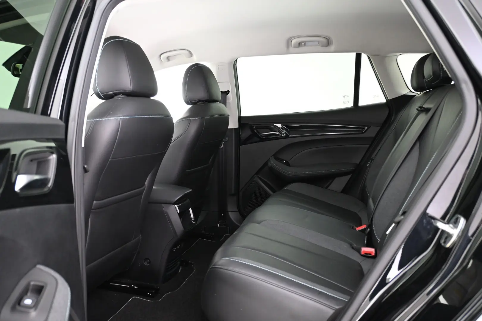 Car Image - 3Bz8rQ2A20Y0JKMFEn4WkH