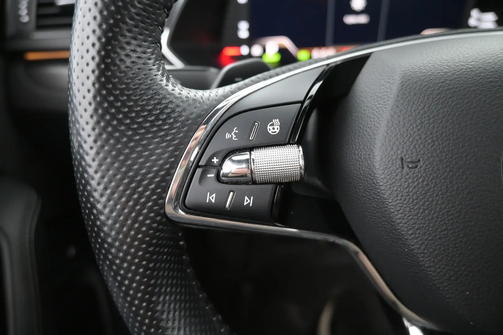 Car Image - 5P0LnYXkrEtlGct9WYMtRX