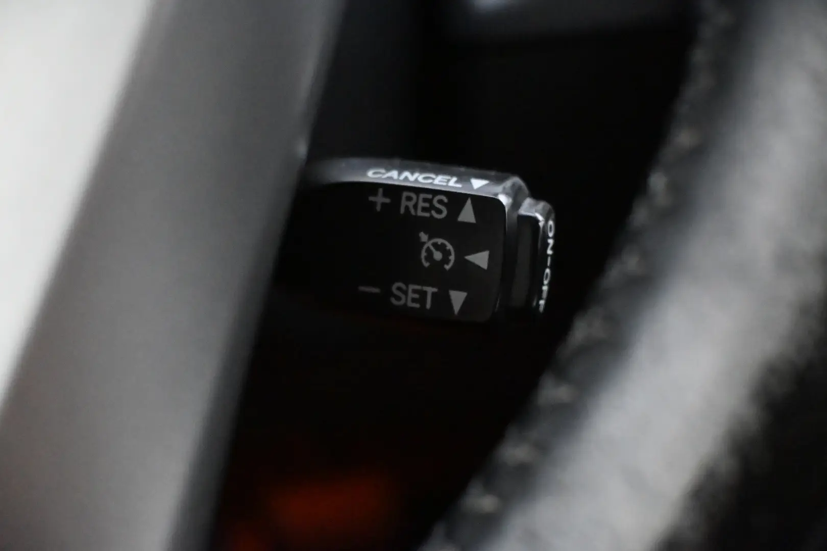 Car Image - 4SL38PnbUSf55xvwlkLkLm