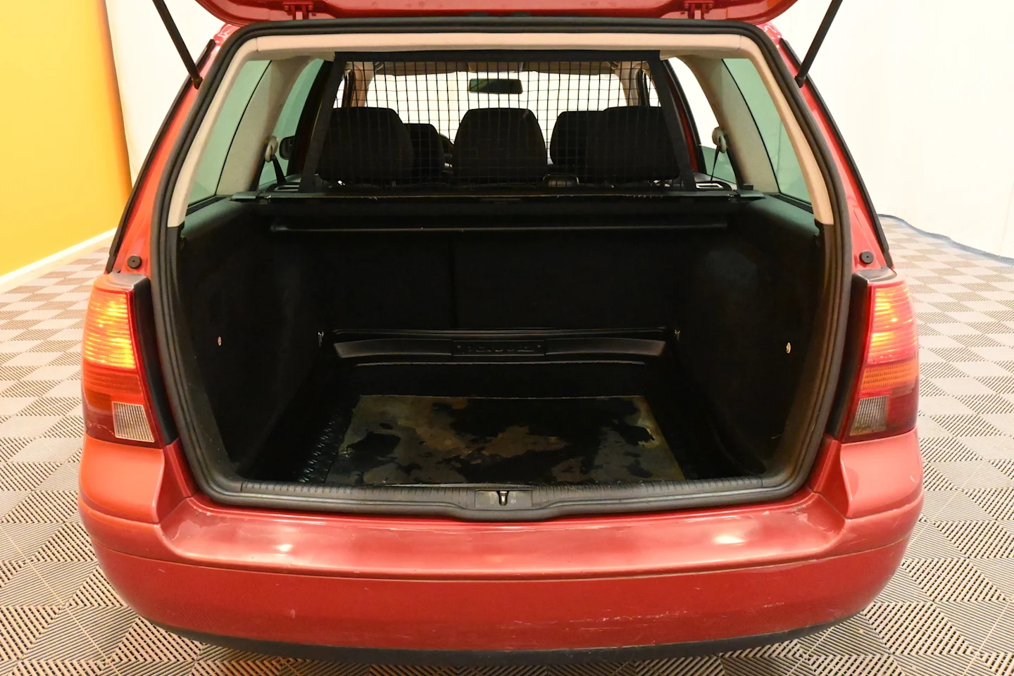 Car Image - nknZXcuqDu3u2kQLBkiny