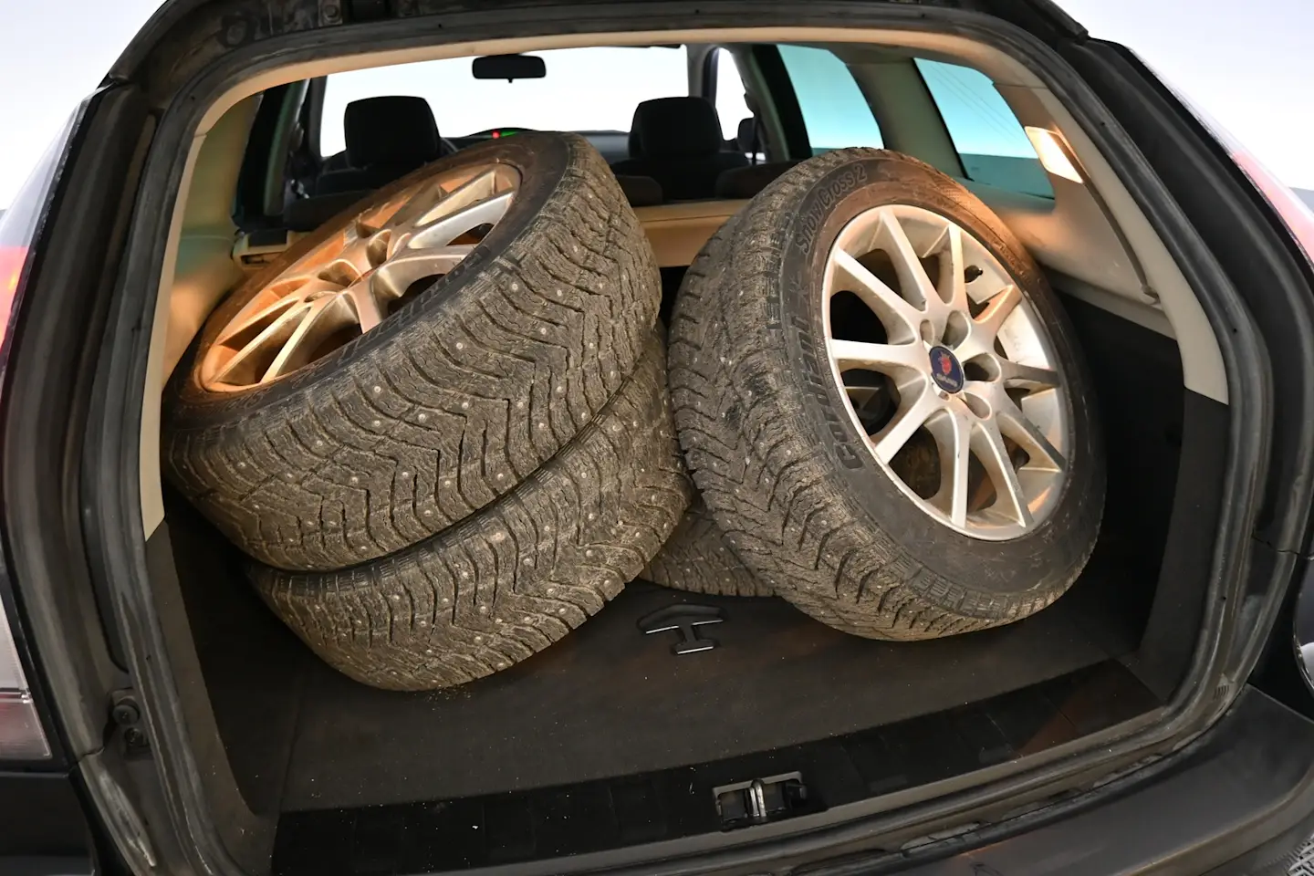 Car Image - 4oGL3KpDRMXEElXLxGizVl