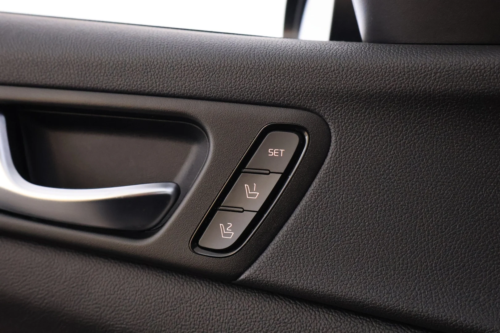 Car Image - 7zwAzq7naGkWZOiazDWP8F