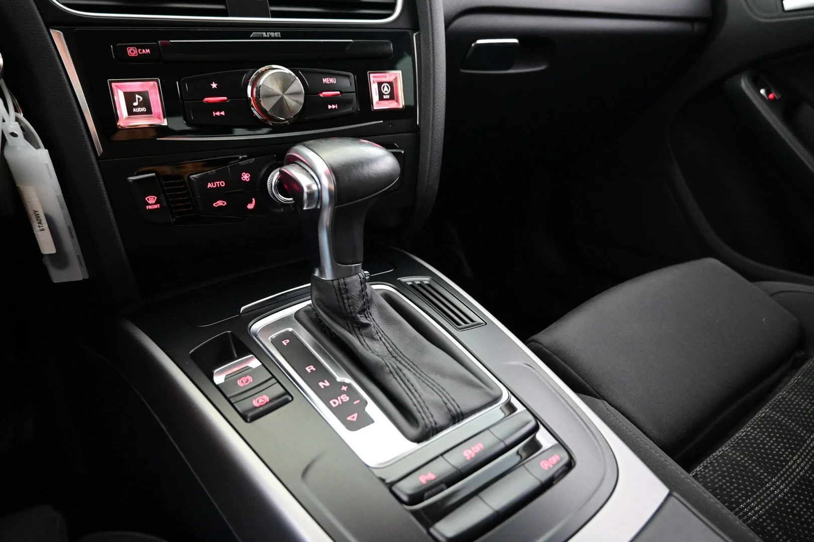 Car Image - 5TcUObIiNAc7I77fgGXero