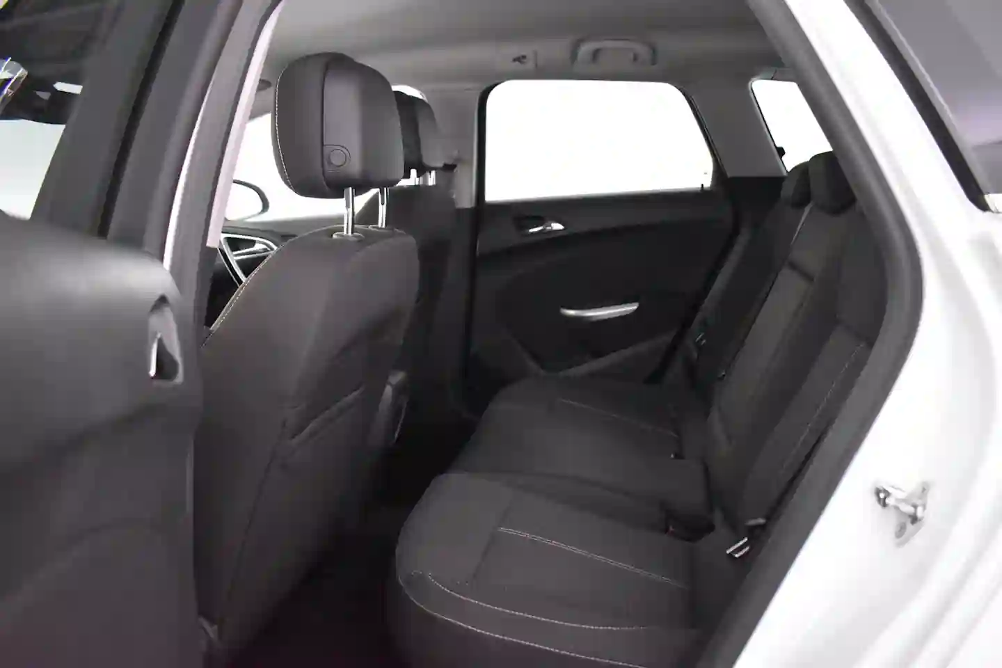 Car Image - 4yi3c1eNMZ28y8tkNreaqc