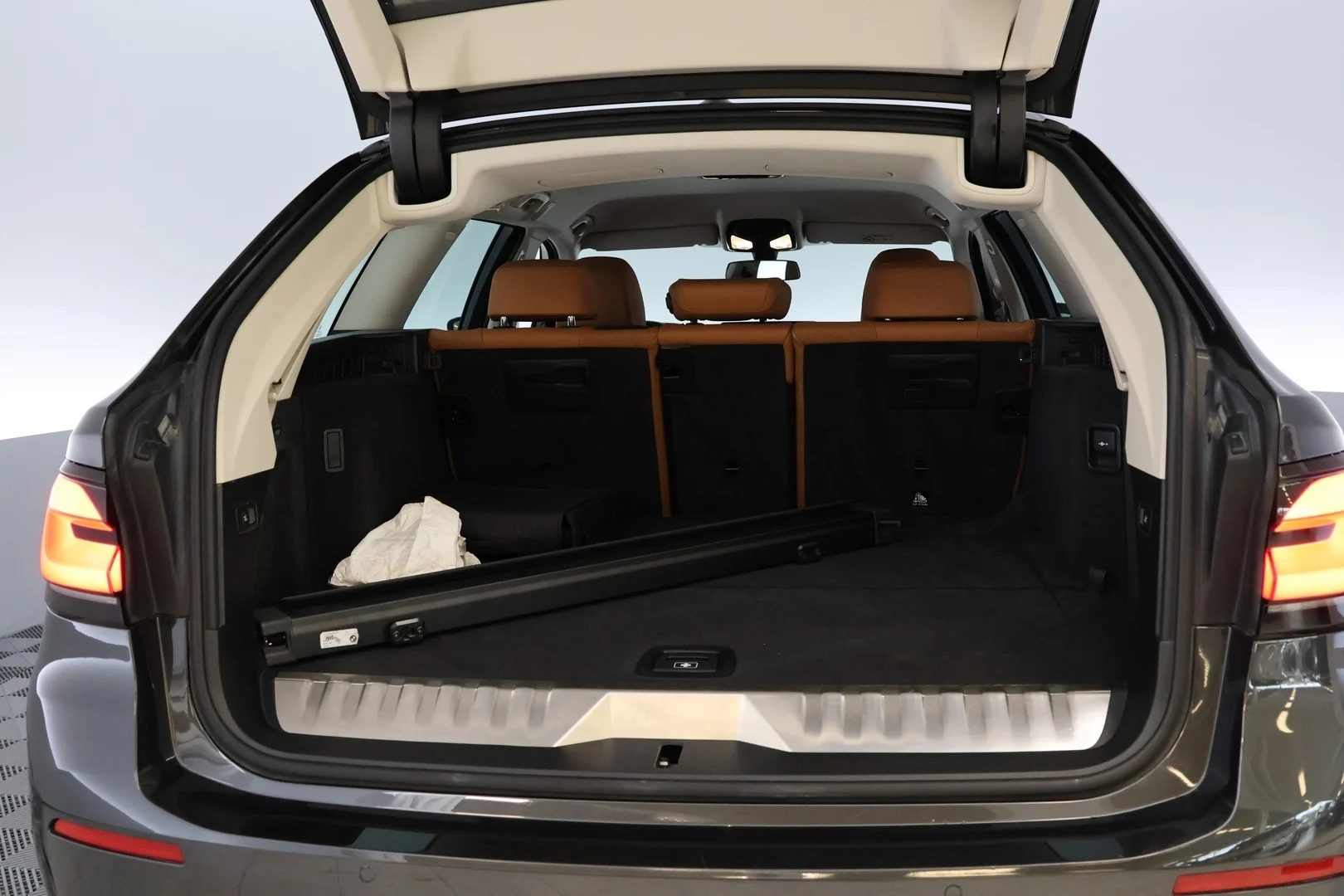 Car Image - 6xuAlqxzi9rqZBauDQL2px