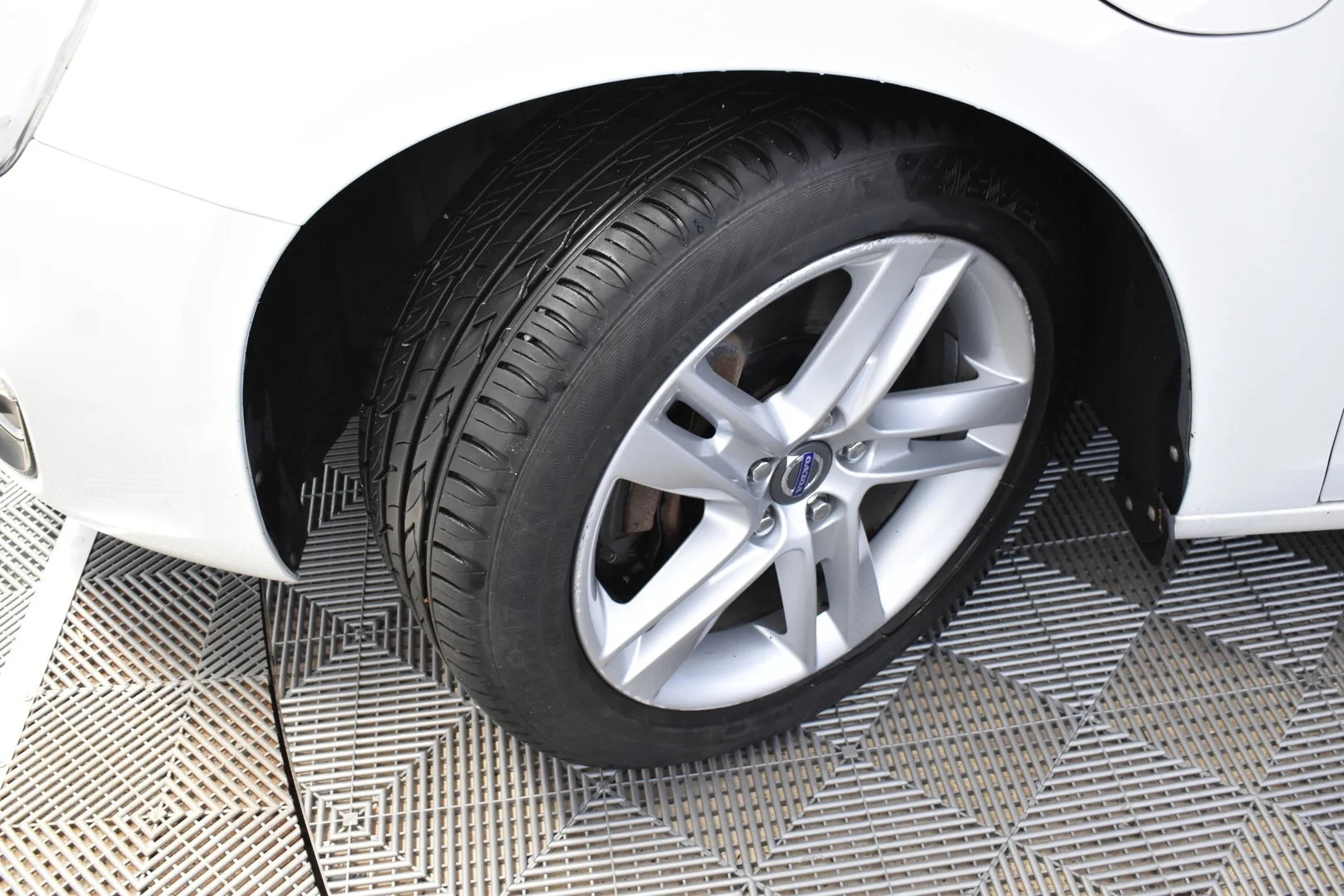 Car Image - 1Q68iQ5STSZ2mPPMAN41U7