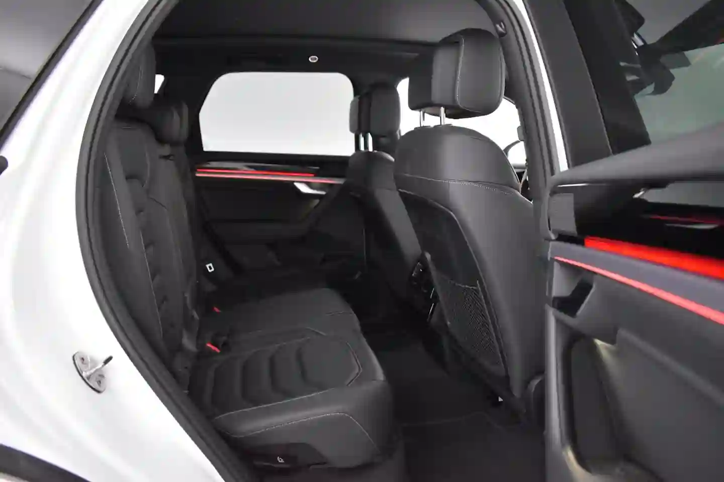 Car Image - 3XJna00QLG9JqGozEyZD39