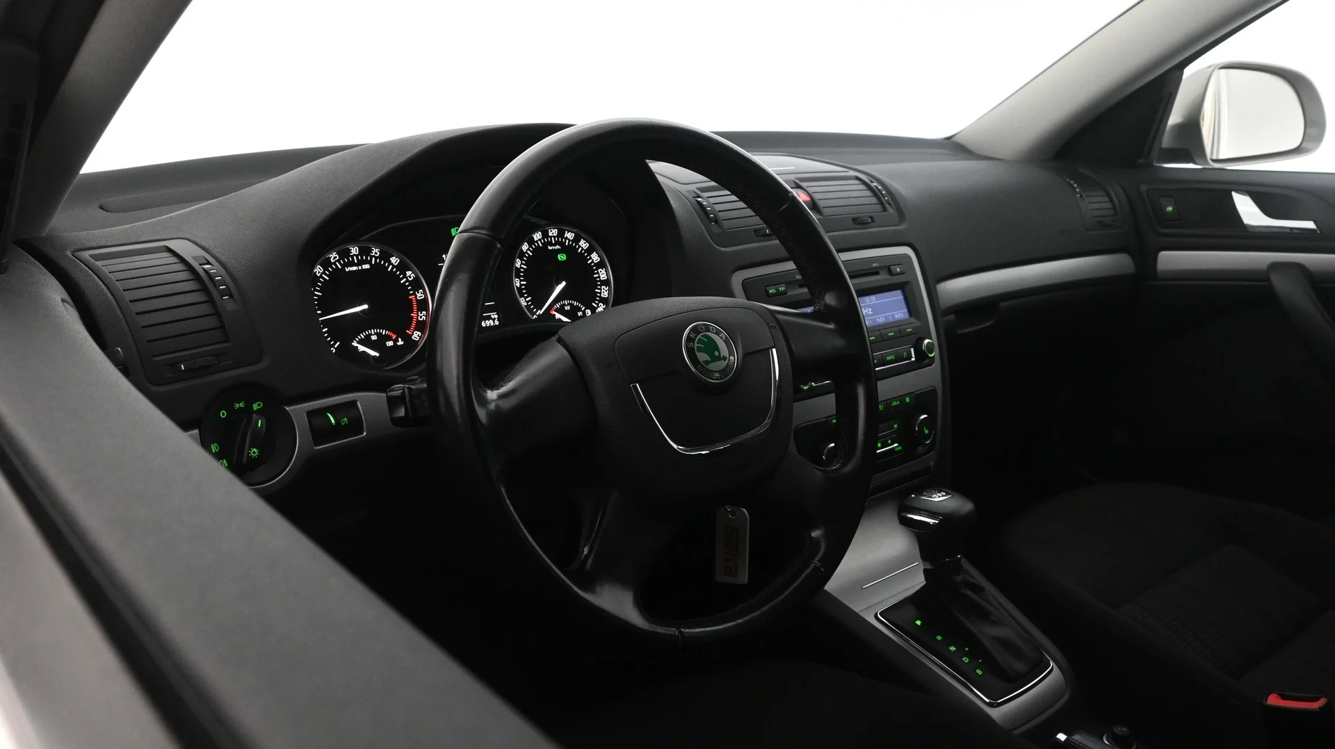 Car Image - 6msjWjLb3S19u5WtiUzpVm