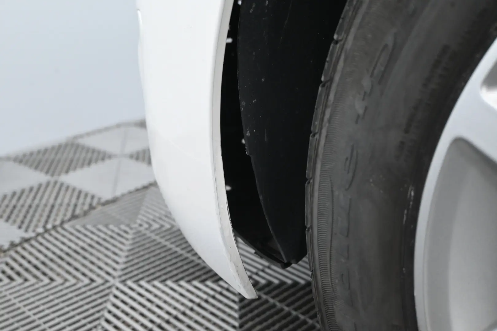 Car Image - 30VzJJF0S6Z4HvZj0SRFxu