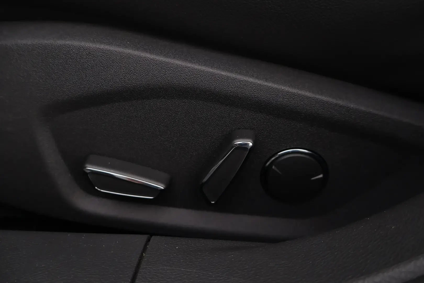 Car Image - 5G723KLFhYW5ch2g9BLFhE