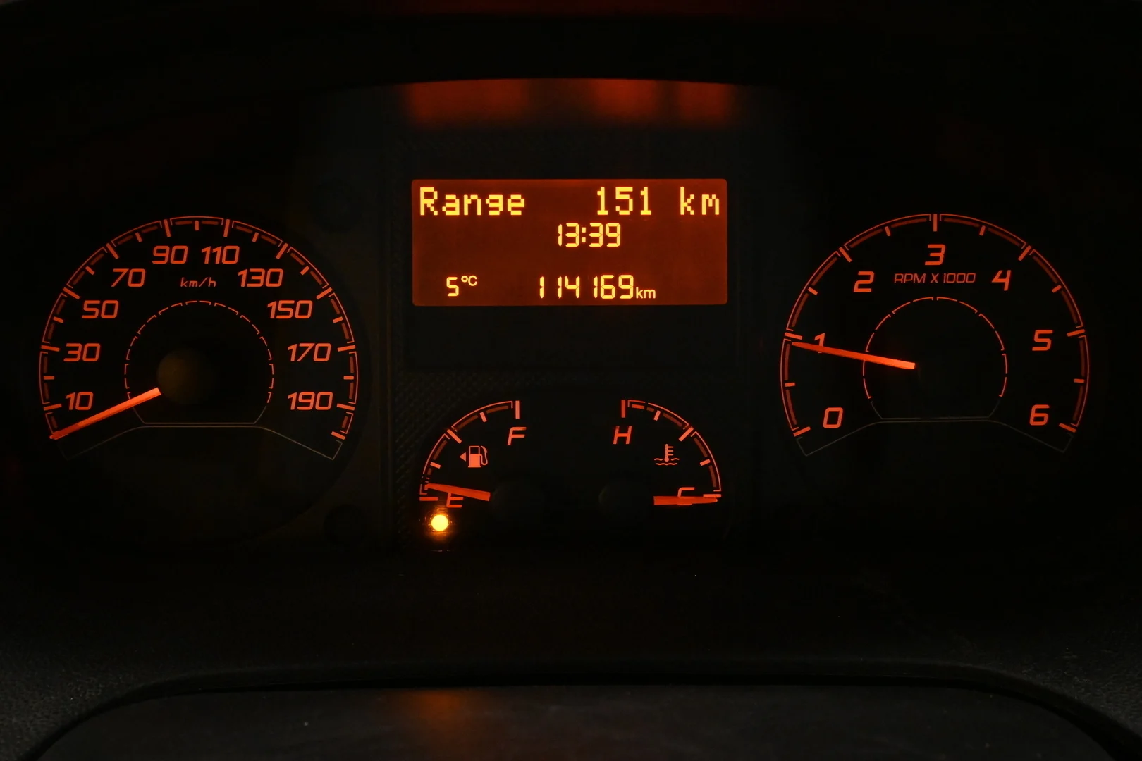 Car Image - r70oq0DdFb3lXrDsV44un