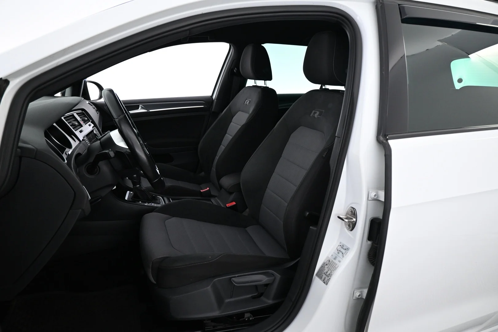 Car Image - PC1rrhGDRJF0bYNdlVeUk