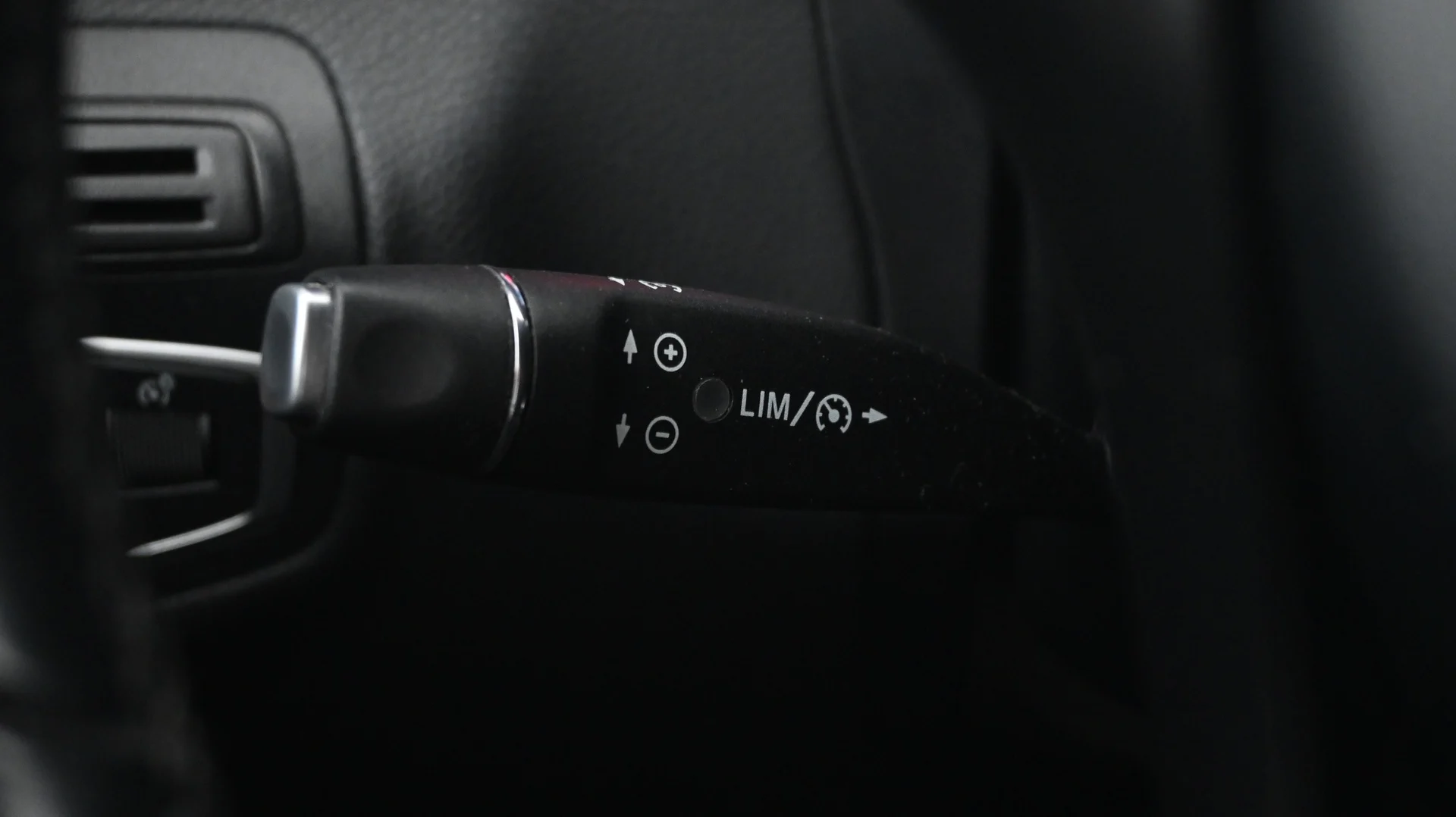 Car Image - 29gxRPuUmjo5uTQ8AV6WNf