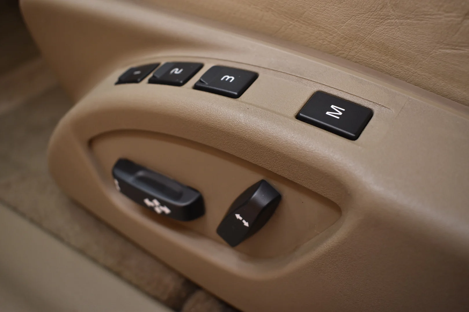 Car Image - 17kFJakzZMDg370pjiC2z4