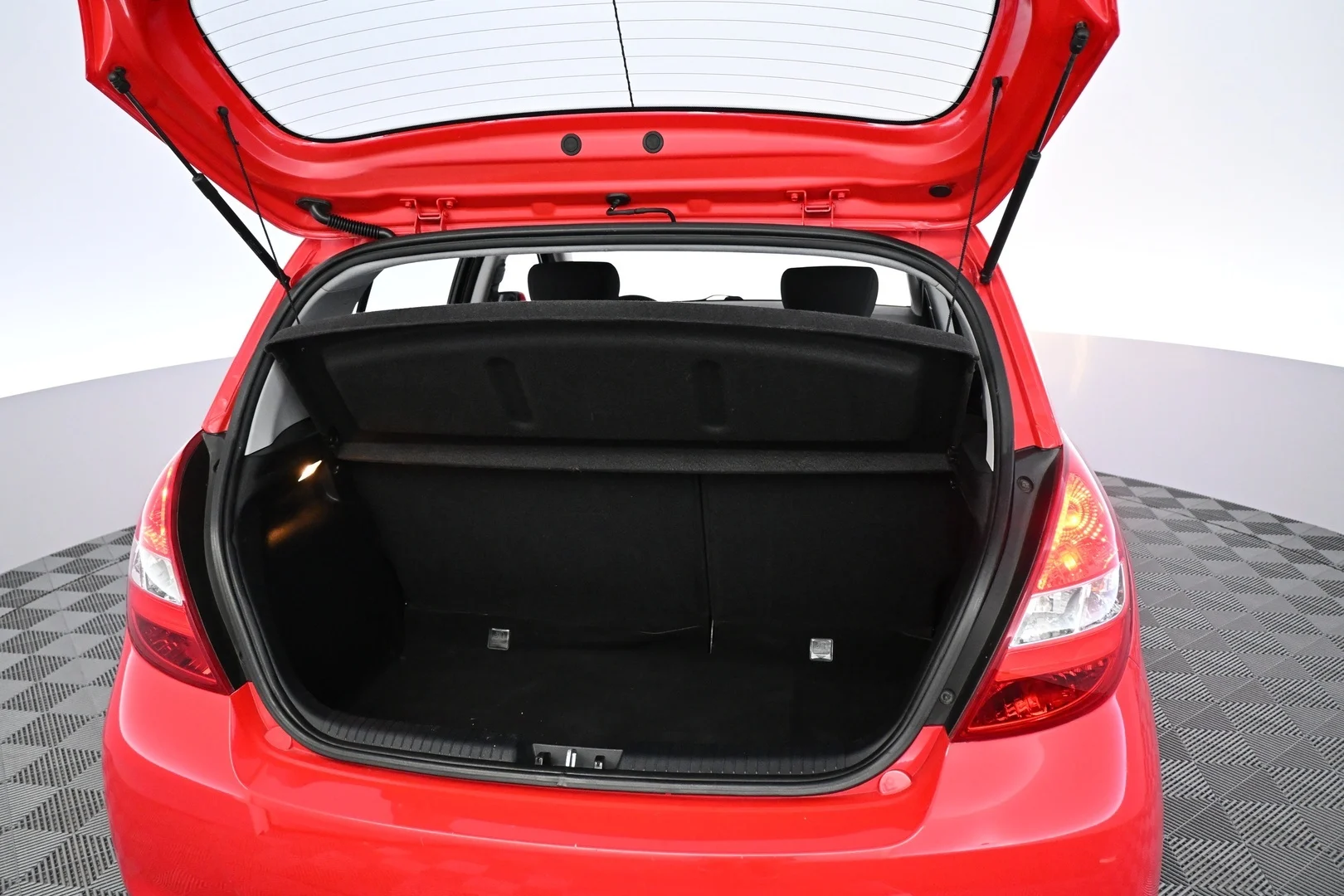 Car Image - 2UlDlyPIikVY6W3BYbyxfX