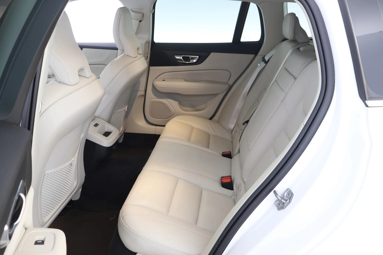 Car Image - 4eq9DvuzFt5uG0Tt1i15BB