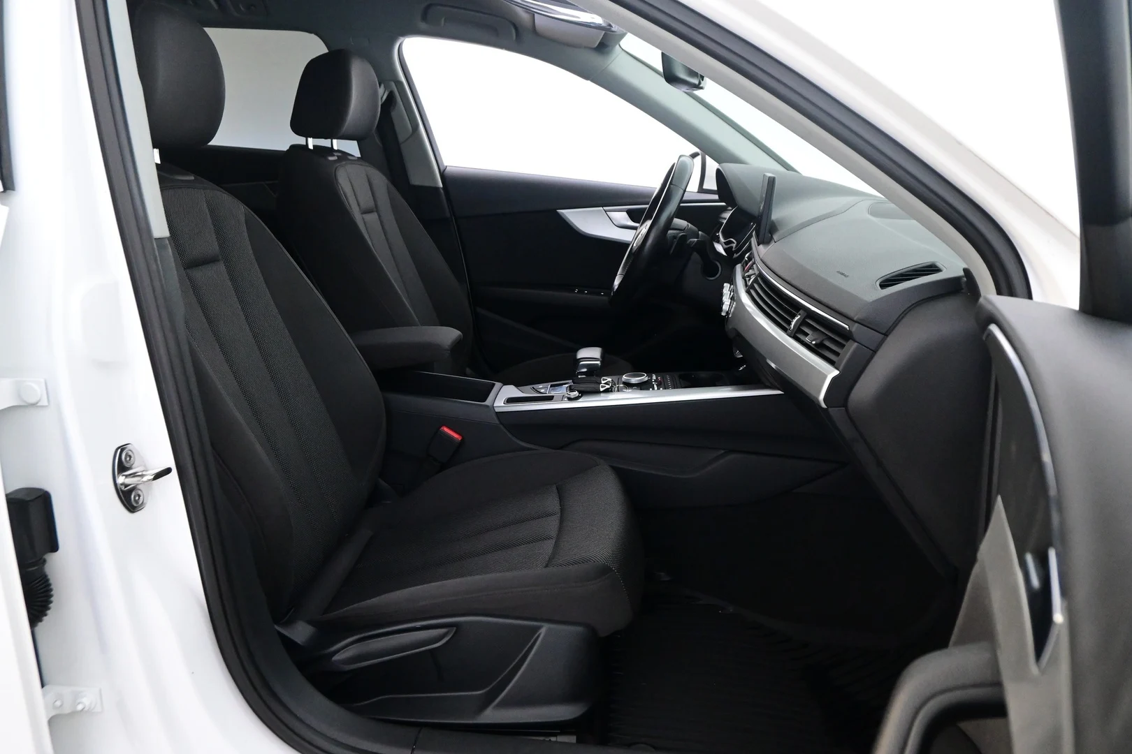 Car Image - 4lJ3ZGVZrAE1ycofdlztTn