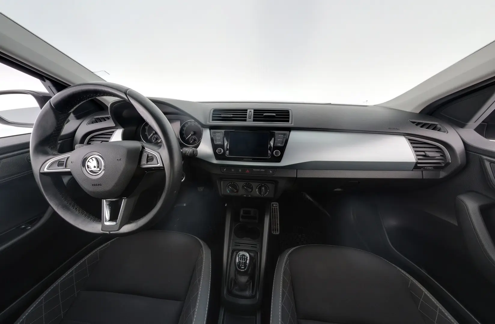 Car Image - ElVHj4VRRE6tH3tTio58G