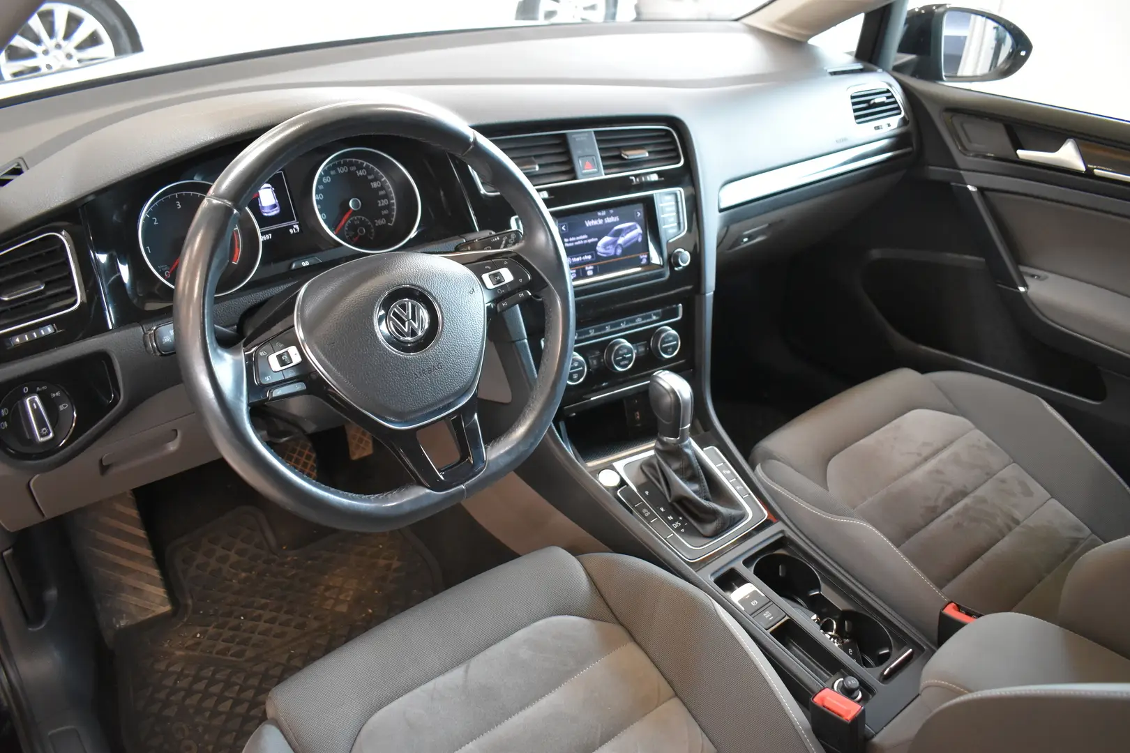 Car Image - 4ga8Bj7My1T8bfjv20IA2F