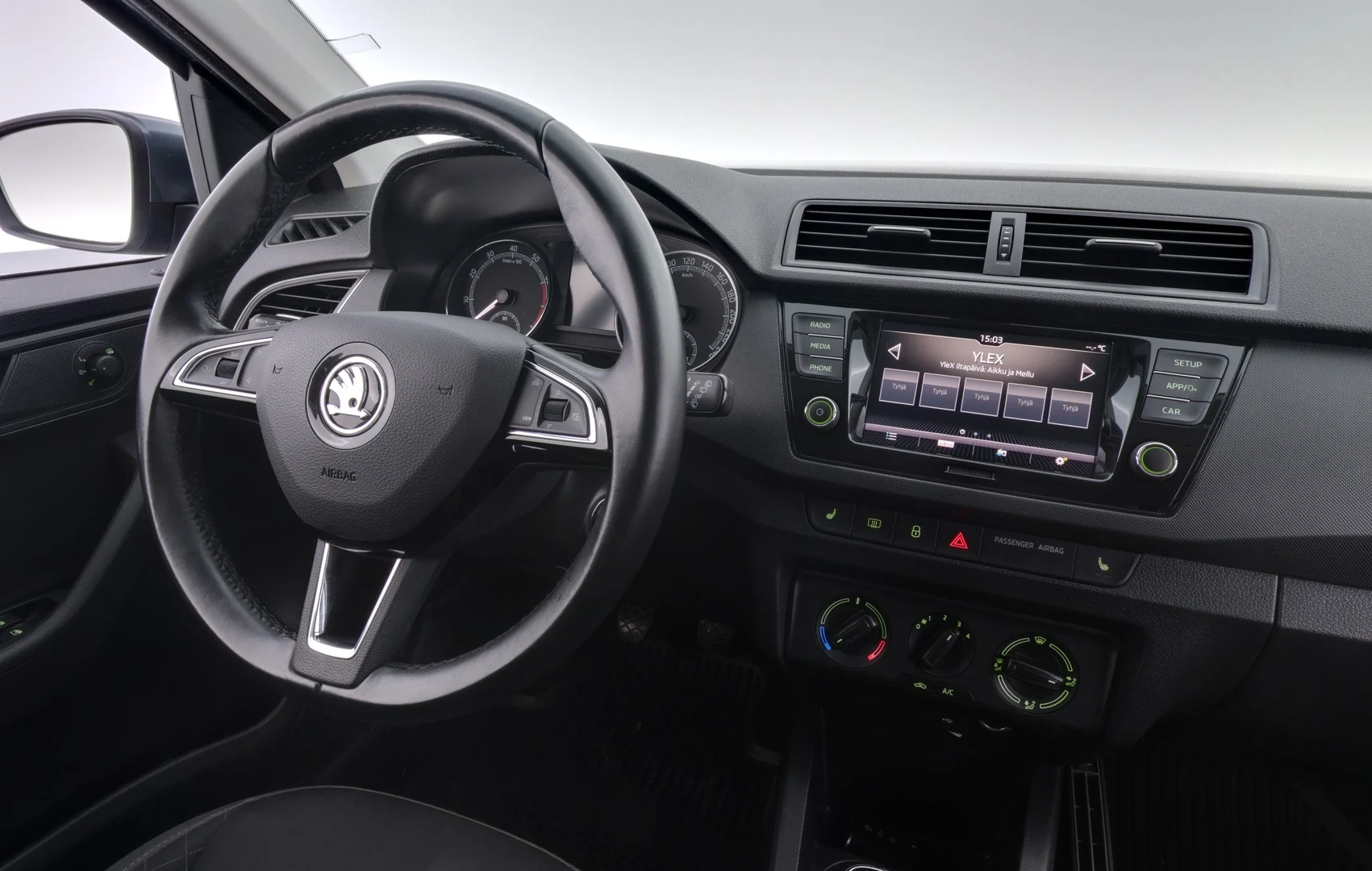 Car Image - 3AbKfPwDA0MqiV5Ytpv6bI