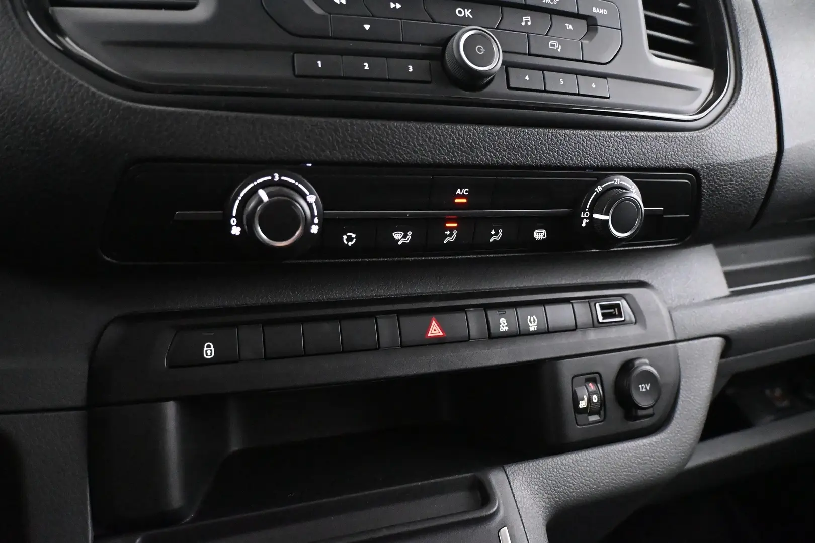 Car Image - 7N2S9q9UhMuaUtQBXrR31R