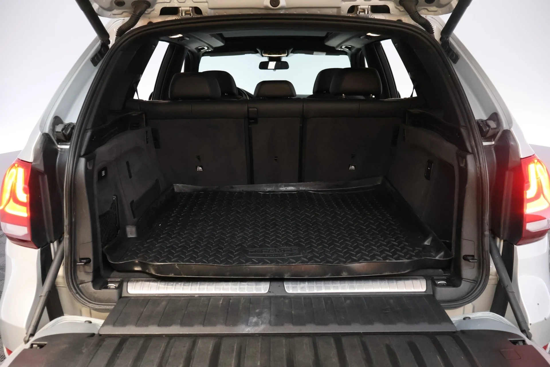 Car Image - 6wcpxFq53jpBBhPioFoNjf