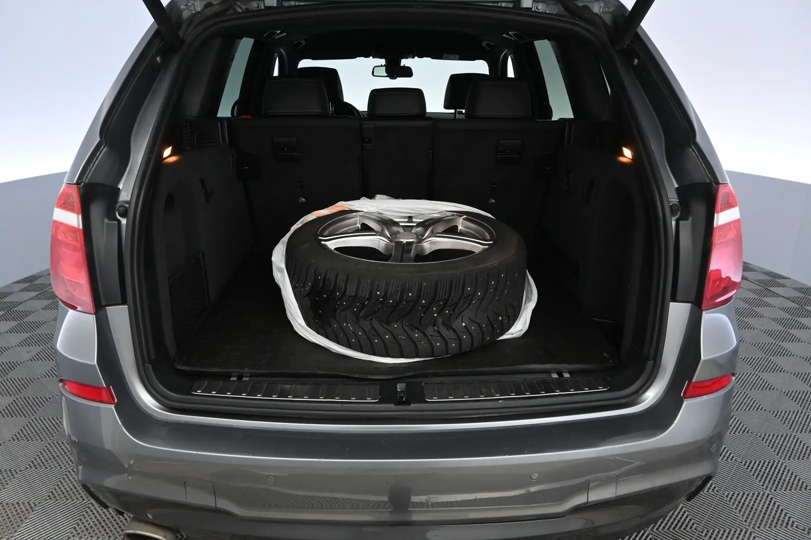 Car Image - 5O1fWmzaADV2CXLMhZvEbj