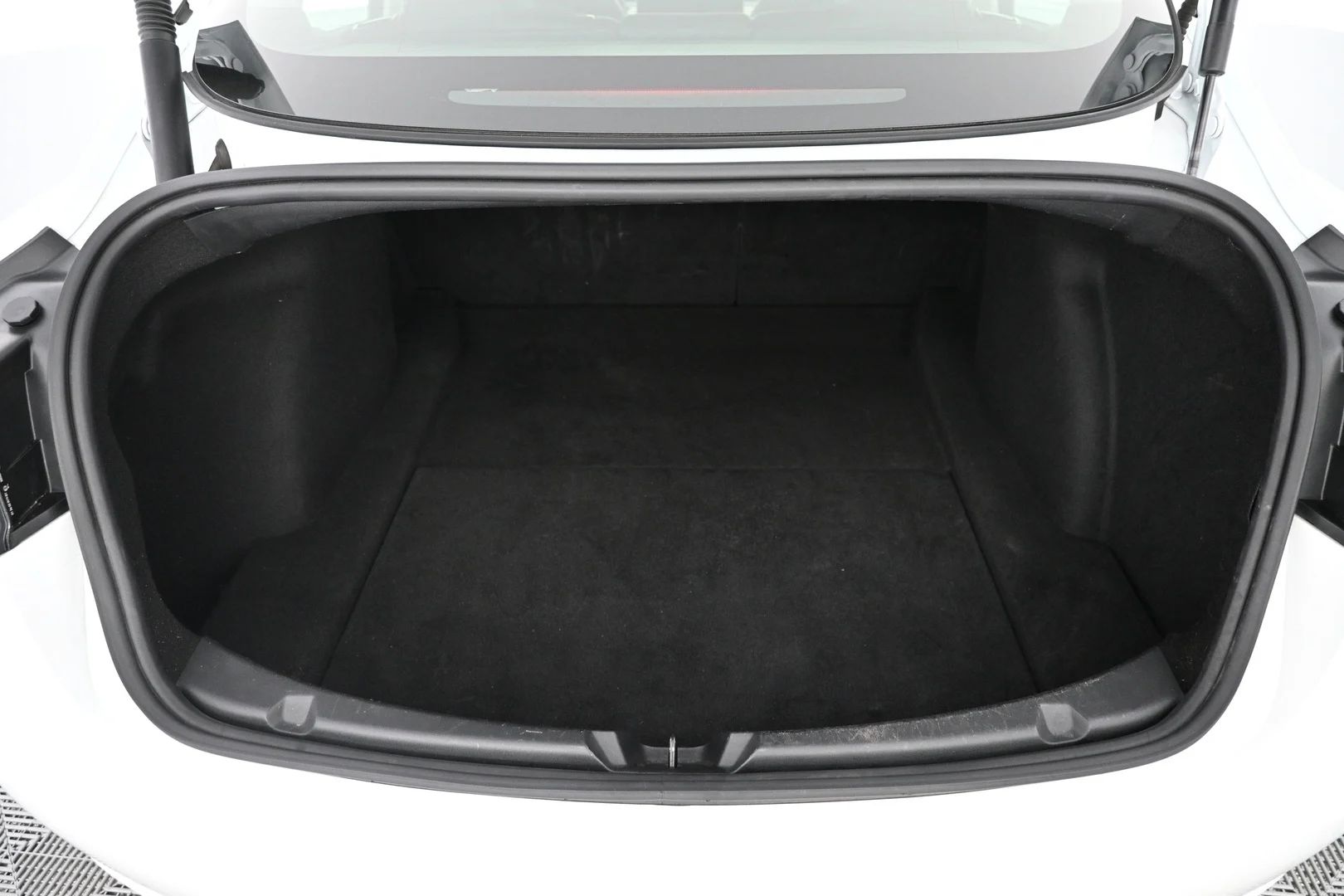 Car Image - 2e3Ry1XHOtoYVYozzNg5r