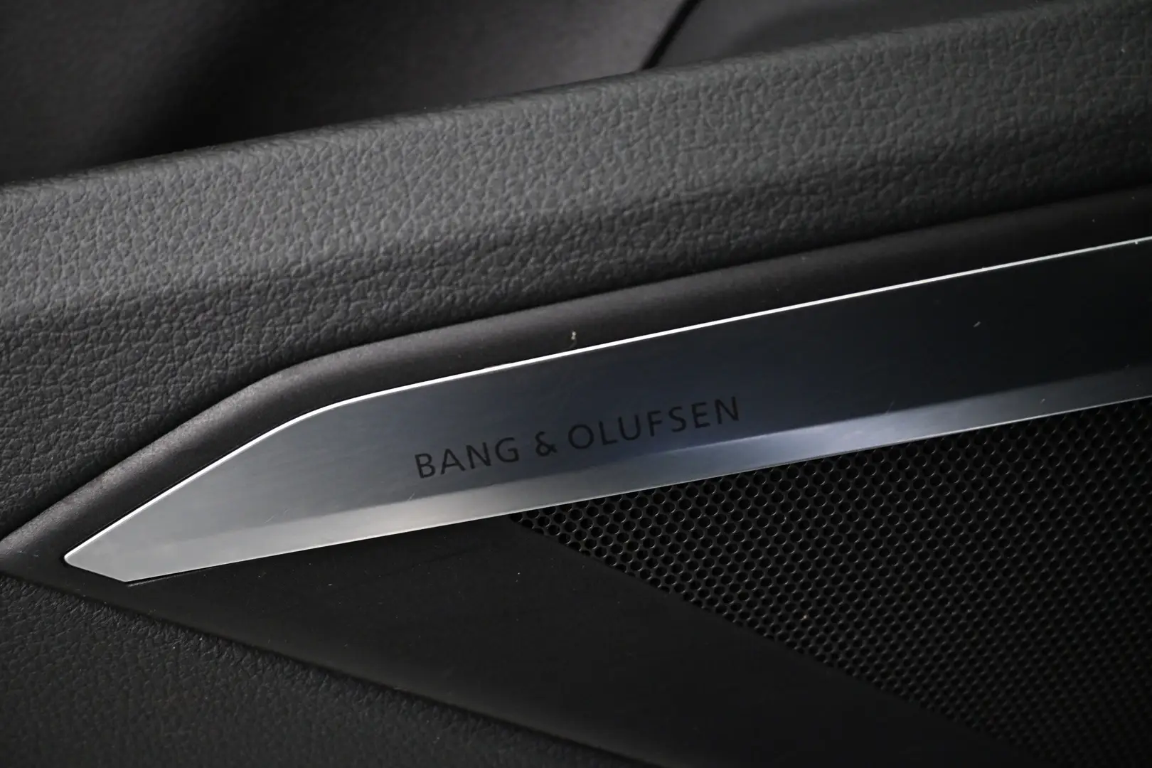 Car Image - 5tI86P4IYCglB5Gz8T0IeF