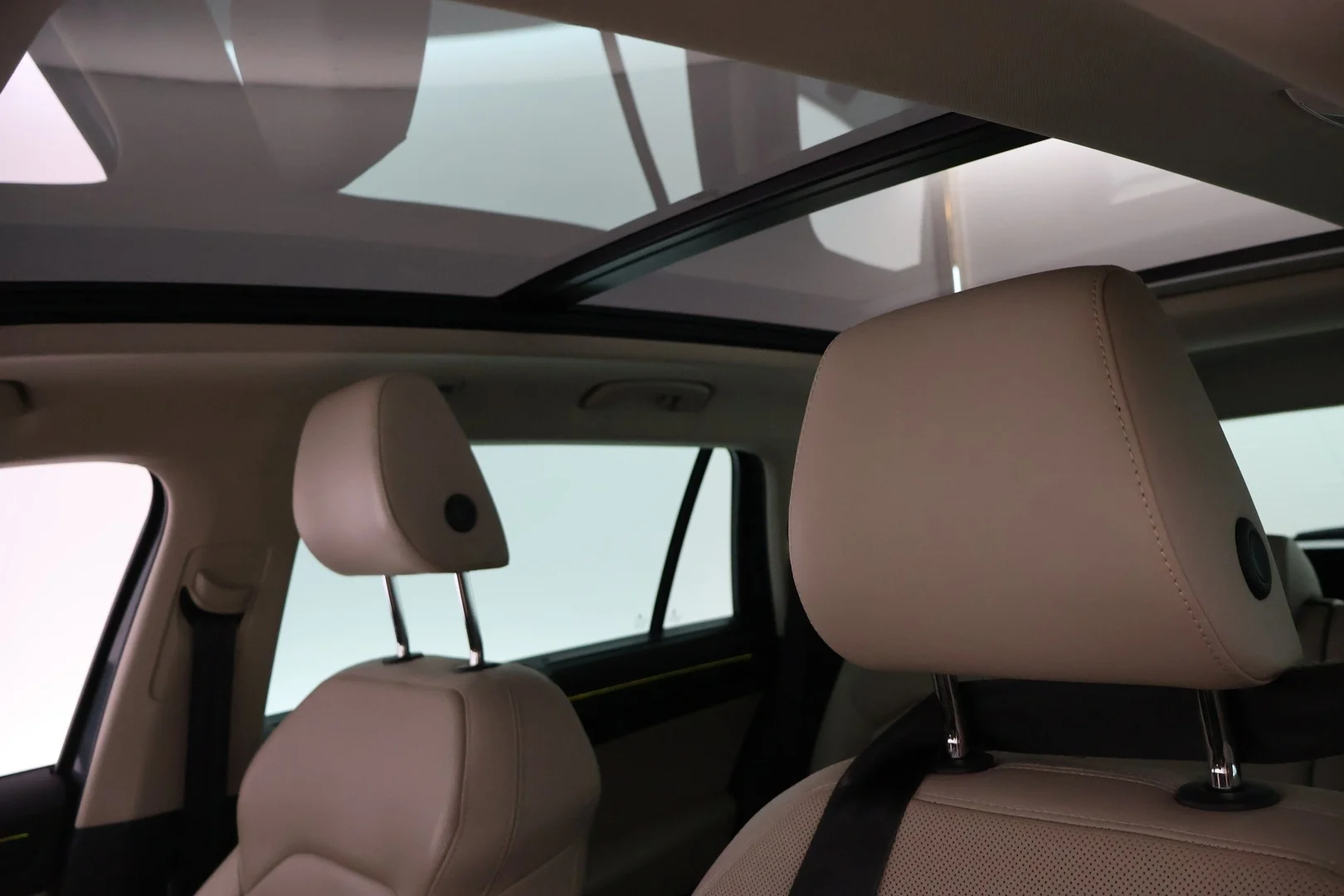 Car Image - 38jwPG4WIT9iSGSs9ddyEW
