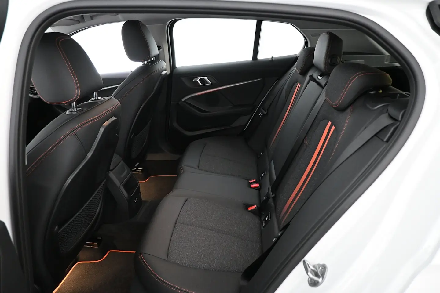 Car Image - 6wVluhMxAzH7jCWJsmZ7wN