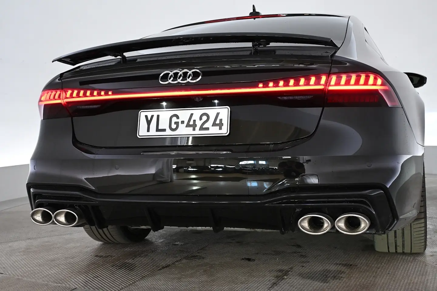 Car Image - DQGC945X4wOgbmkW1apdb