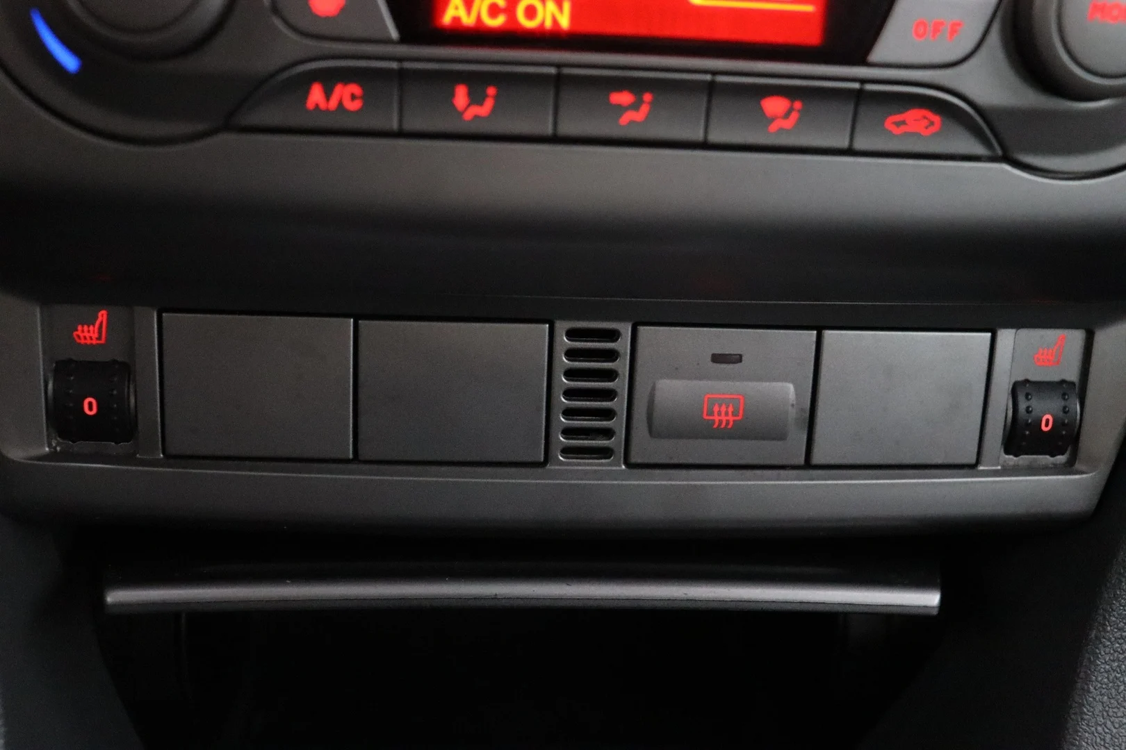 Car Image - 10SvRb8Pb93eFhZncLlq2u