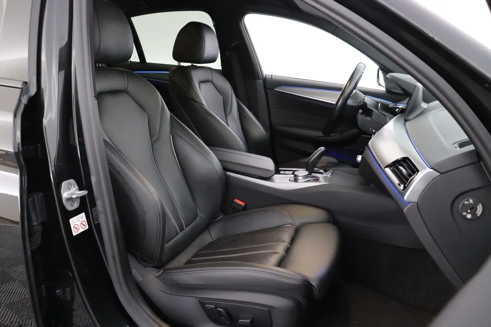 Car Image - U7DkEpVi0XkT4IRGsZBM0