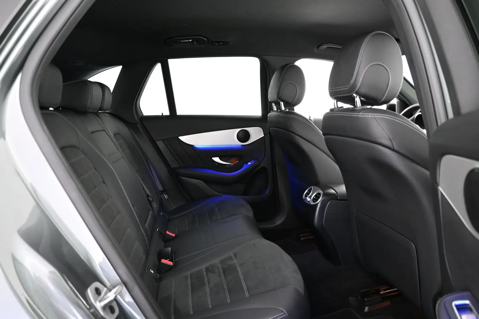 Car Image - 2uKYOb1PA8VtI5IYQP1jbz