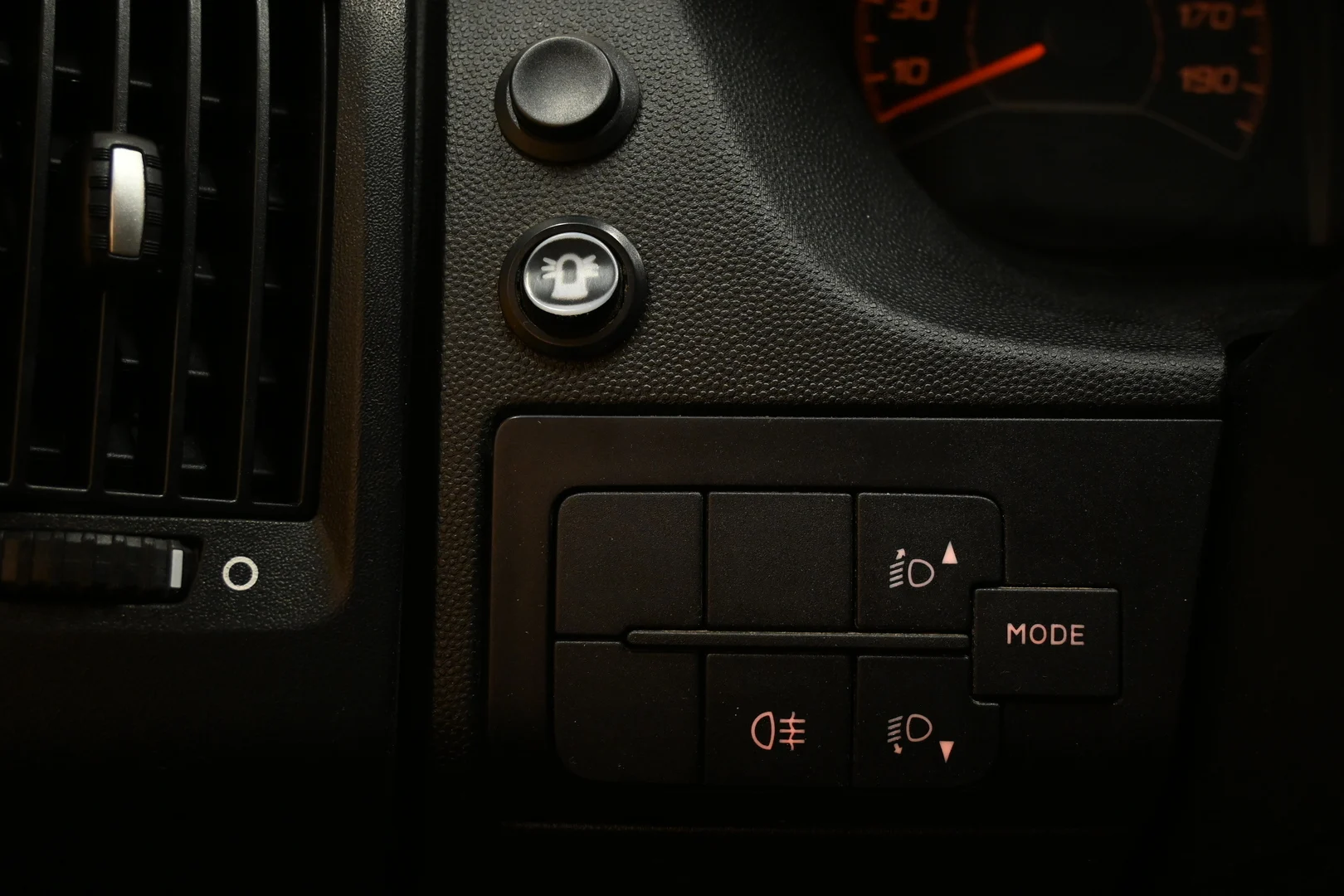 Car Image - 3KlymY86OwSpxaMgJdqcuj