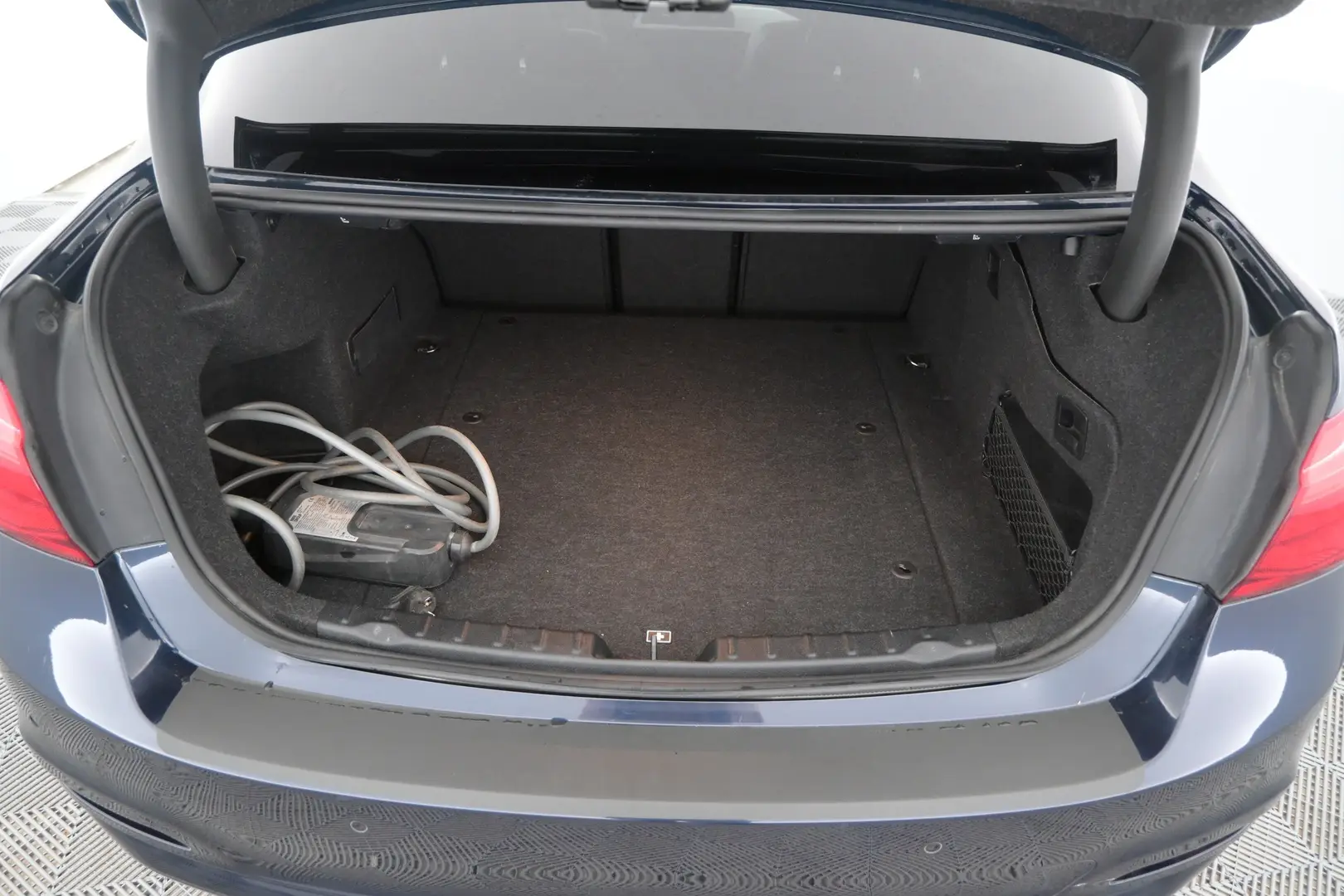 Car Image - kDEnVpyw4hkcPtCGKSsIn