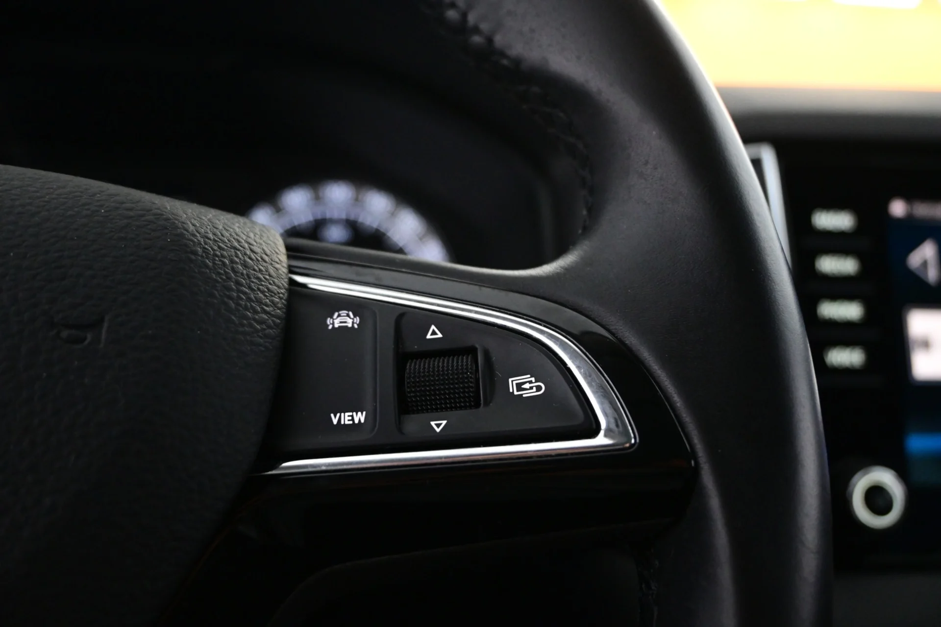 Car Image - 5aTx7fWPMoFtra4GLgO4l