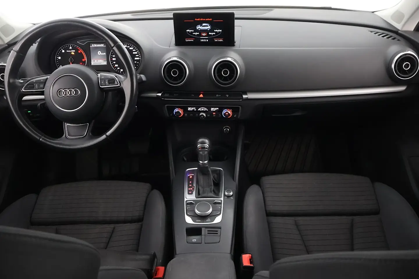 Car Image - 1ouab9NyI9EnHf3qT83dK7